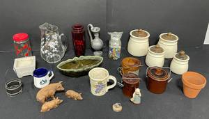 lot 89 image: Assorted Vintage and Decorative Household Items Lot