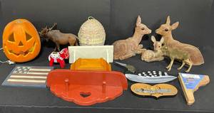 lot 95 image: Assorted Home Decor and Figurine Lot