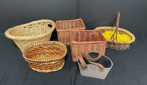 lot 105 image: Assorted Woven Baskets - Set of 6