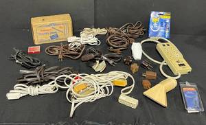 lot 141 image: Miscellaneous Lot of Vintage Electronics and Accessories