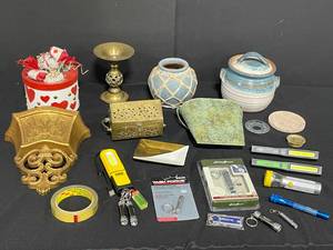 lot 161 image: Assorted Household Items