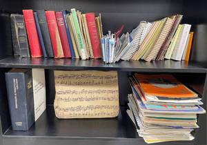lot 187 image: Large Collection of Vintage and Contemporary Hymnals and Piano Music Books