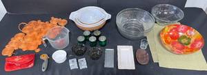 lot 50 image: Collection of Assorted Kitchenware and Home Decor