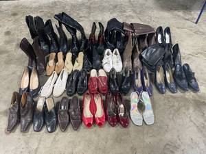 lot 194 image: Vintage Assorted Womens Footwear Lot
