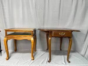 lot 164 image: Lot of 2 Vintage Side Tables - Drop-Leaf and Display Cabinet