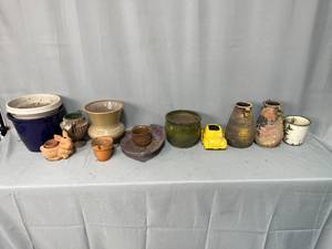 lot 172 image: Large Lot of a Variety of Pots and Planters