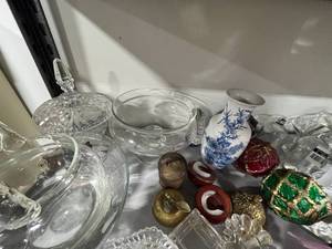lot 55 image: Assorted Decorative Glass and Porcelain Items Collection