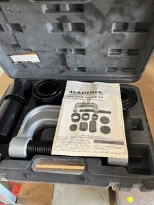 lot 1 image: MADDOX Ball Joint Service Kit