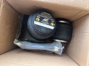 lot 16 image: Air Lift Kit 1998-2012 Chevy 3500-4500