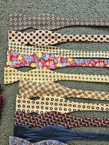 lot 139 image: Vintage Bow Tie Group B