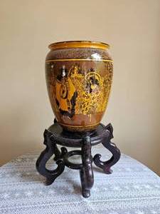 lot 61 image: Doulton Burslem Morrisian Vintage Vase