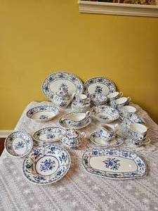lot 107 image: Indies Pattern from Johnson Bros Ironstone Pottery
