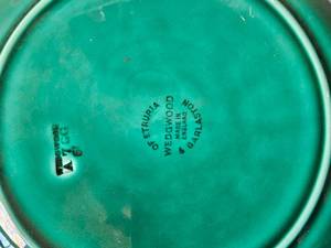 lot 64 image: Wedgwood Green Majolica Salad Plates