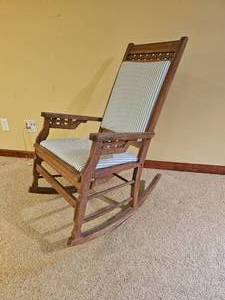 lot 117 image: Vintage Eastlake Rocking Chair