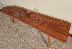 lot 32 image: Primitive Cribbage Board Bench