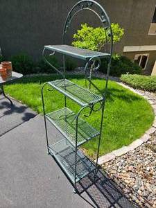 lot 76 image: Steel Bakers Rack Shelf