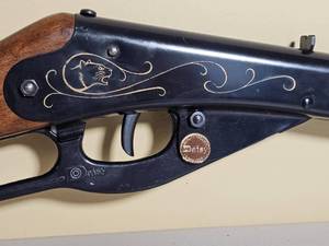 lot 168 image: Daisy Model 111 BB Rifle