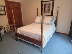 lot 89 image: Romantic Carved Hardwood Poster Bed - Full Double