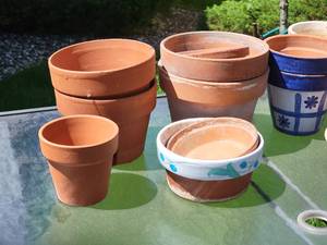 lot 230 image: Miniature Garden Terra Cotta & Ceramic Flowerpot Collection (18)