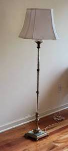 lot 98 image: Elegant Vintage Etched Glass Column Floor Lamp