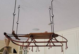 lot 8 image: Charming Flexible Flyer Sled Pot Rack