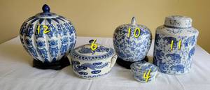 lot 186 image: Blue and White Ceramic Lidded Jar Collection  5