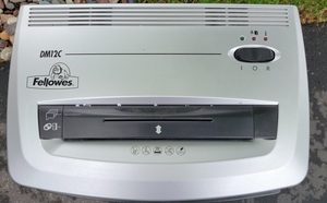 lot 133 image: Home Office Fellowes Shredder DM12C