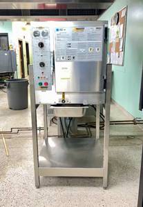 lot 9 image: AccuTemp Pan Convection Steamer with Stand