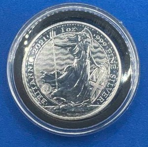 lot 68 image: 1oz .999 Silver Britannia Round