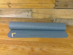 lot 100 image: Yoga Mat 3mm - All in Motion Sky Blue