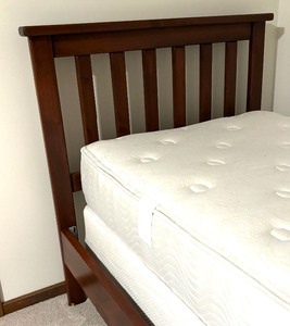 lot 20 image: Wooden Twin Bed