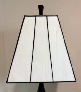 lot 72 image: Beautiful Black and White Table Lamp