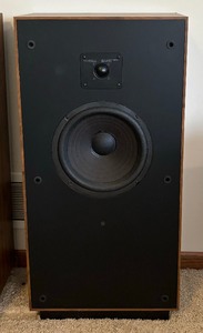 lot 111 image: Boston Acoustics Speakers