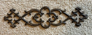lot 119 image: Ornate Metal Decor