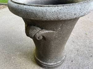 lot 131 image: Large Concrete Planter