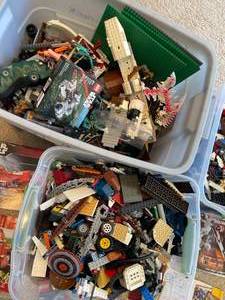 lot 166 image: Large Assorted Lego Lot