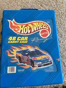 lot 169 image: Vintage Hot Wheels Case with Hot Wheels and Matchbox Cars