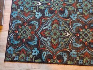 lot 189 image: Colorful Accent Rug