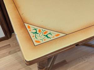 lot 37 image: Vintage Enamel Topped Expanding Dining Table