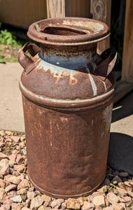 lot 43 image: Vintage Metal Milk Can