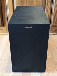 lot 44 image: Klipsch R-10B Speaker