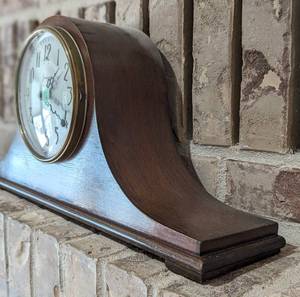 lot 49 image: Vintage Sessions 8 Day Mantle Clock