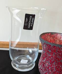 lot 99 image: Decorative Glass Vases