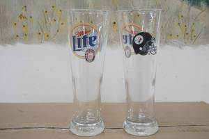 lot 206 image: Miller Lite Steeler Version 1 16oz Glasses