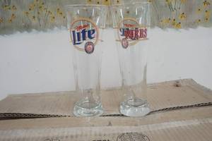 lot 209 image: Miller Lite 49ers 16oz Glasses