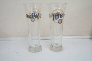 lot 220 image: Miller Lite NFL Packers 16 oz. glasses