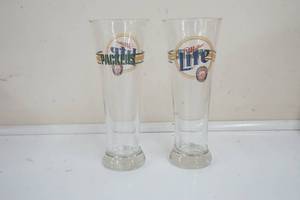 lot 221 image: Miller Lite NFL Packers 16 oz. glasses