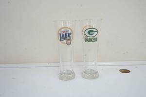 lot 227 image: Miller Lite NFL Packers 16 oz. glasses