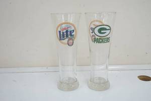 lot 232 image: Miller Lite NFL Packers 16 oz. glasses