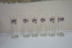 lot 290 image: Miller Lite NFL Super Bowl 2000 glasses